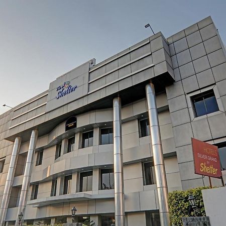Townhouse Oak Hotel Shelter Lucknow Exterior foto