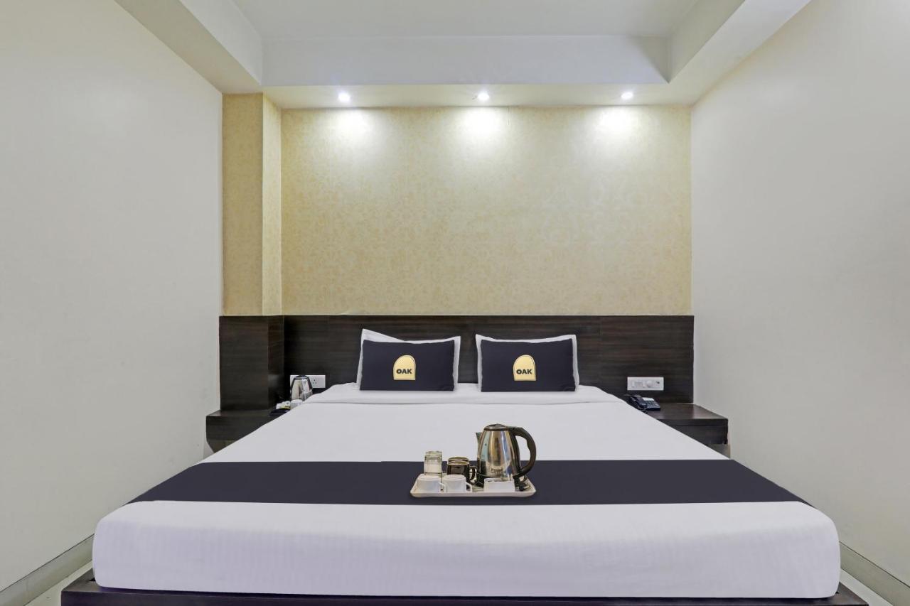 Townhouse Oak Hotel Shelter Lucknow Exterior foto